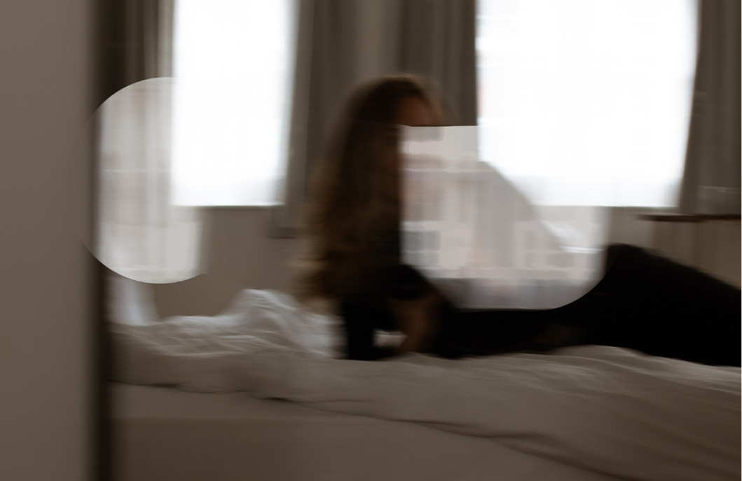 how to write a great about page | image of woman in a reflection